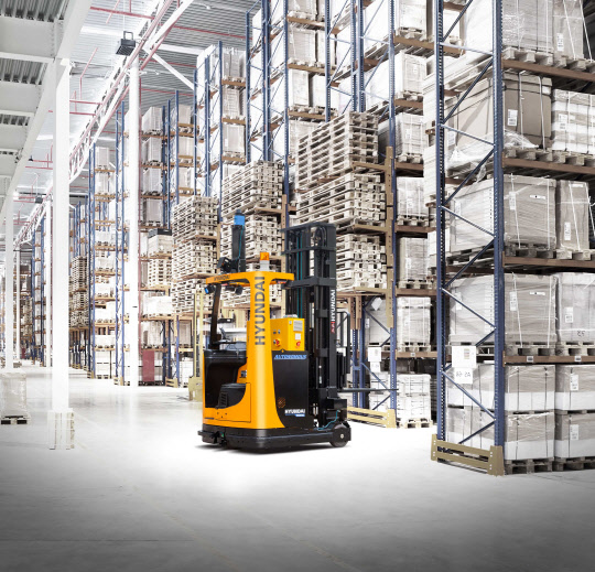 현대건설기계가 상용화 한 자율주행 무인지게차.       현대건설기계 제공